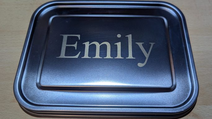 Infrarot-Laser auf Edelstahl