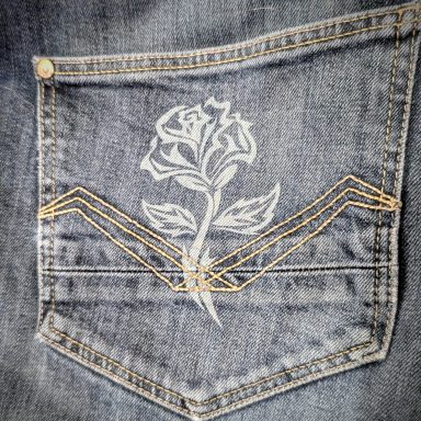 UV-Laser auf Jeans